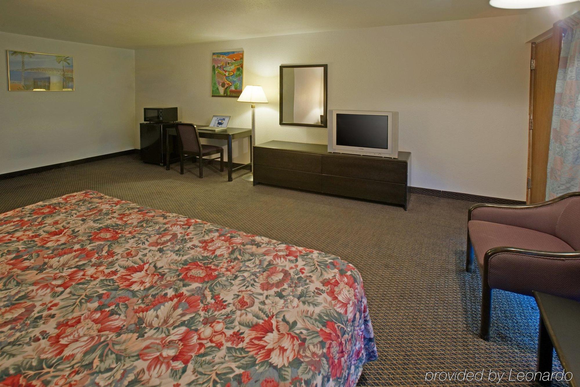 Texas Inn Seguin Room photo